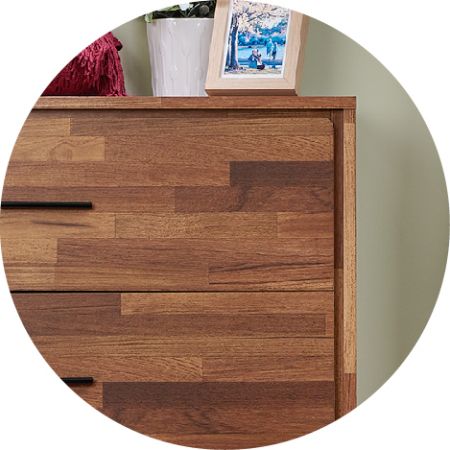 Широкое пространство и над платформой, лучшая меблировка и место для хранения предметов домашнего обихода.